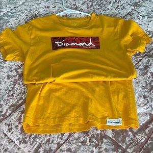 YELLOW GRAPHIC TEE